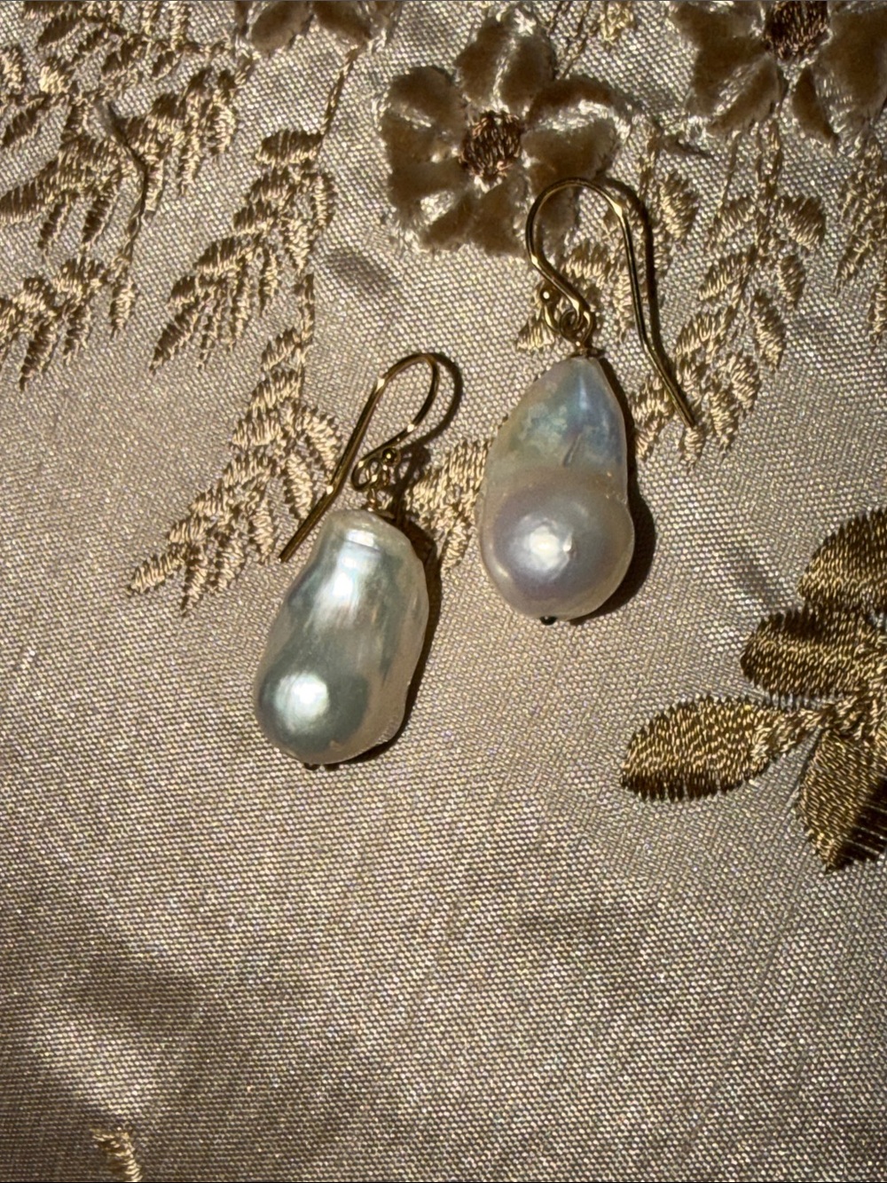 Exquisite baroque fresh water pearls large sterling gold plate overlay wires - Picture 7 of 8